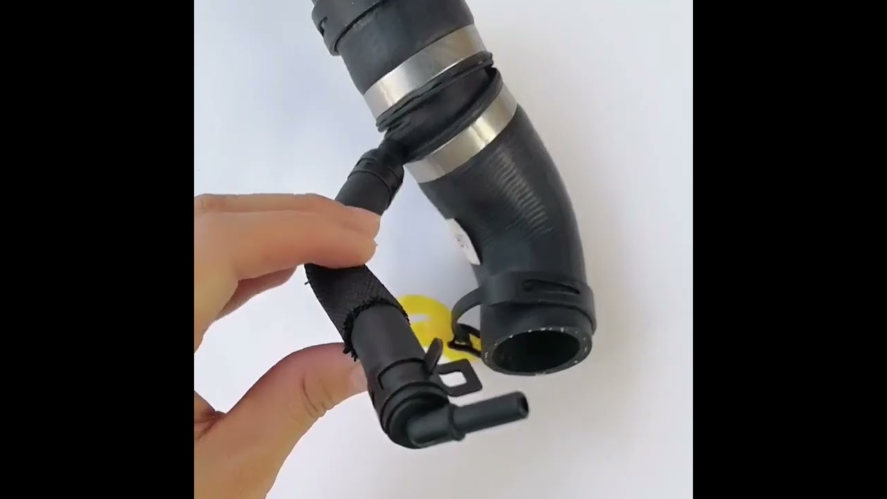 Tom Tom Ford® FT0764 Sabrina-02 Geometric Sunglasses - EuroOptica