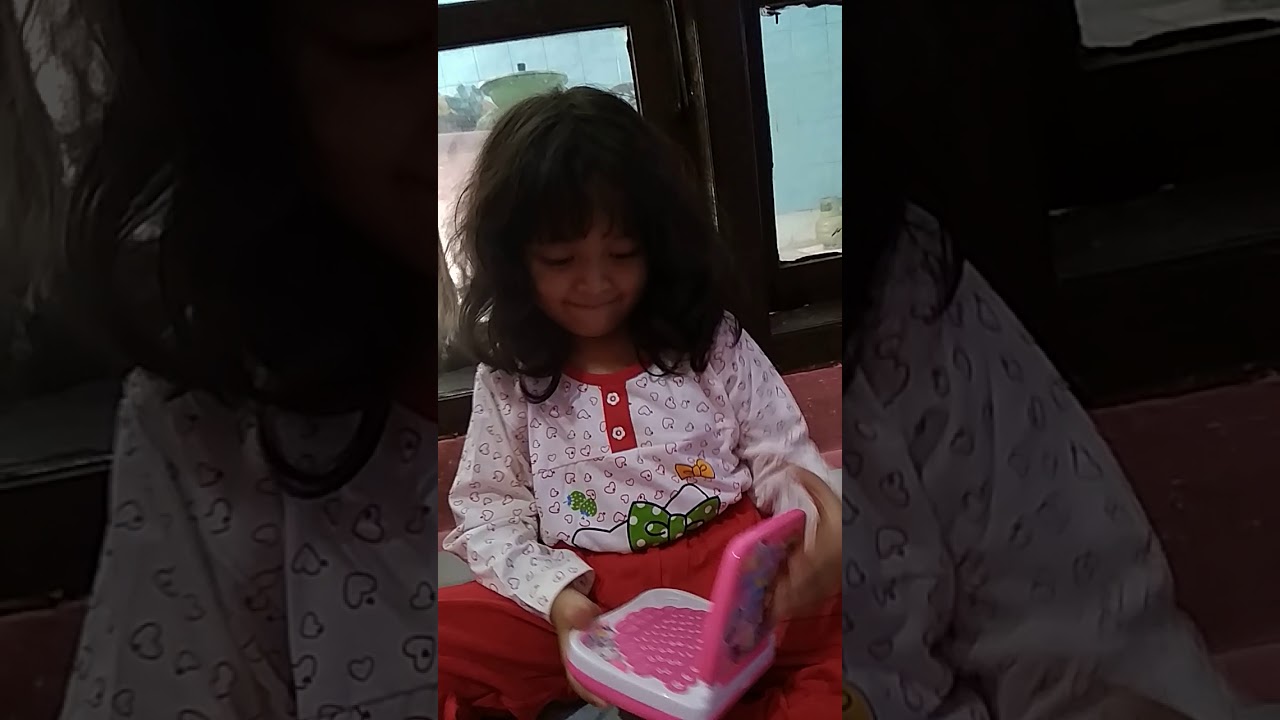 Bermain mini laptop dan taman bermain - YouTube