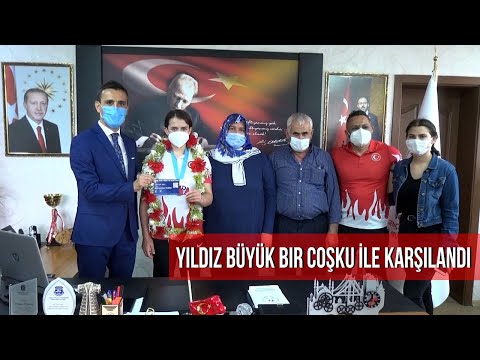 Milli Boksör Esra Yıldız'dan Tokyo Bileti