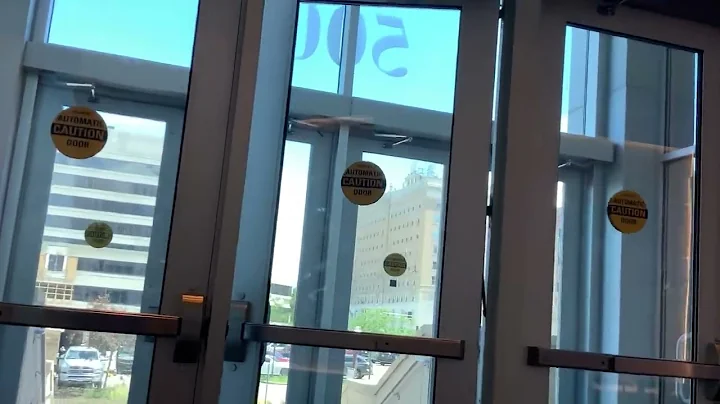 Strange setup! Automatic doors @ The Dudley Tower - Downtown Wausau WI
