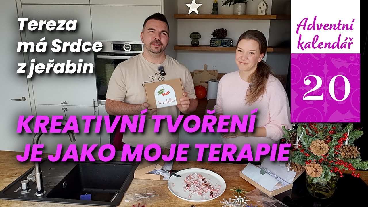 Návštěva u floristky Terezy, co má srdce z jeřabin. V adventu se pustila od odvážné éry