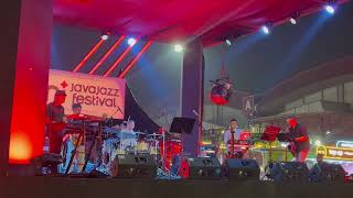 Celebrity Echa Soemantri Performing Journey at Java Jazz Festival 2025 Wealth