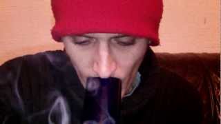 Smoking weed bong 4/5 Tuesday