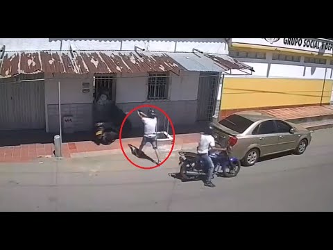 Arrollan a dos personas que intentaron quemar urnas en Querétaro