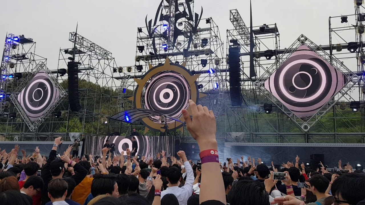 Sick Individuals Live - Into the light @ 2019 Strike Music Festival