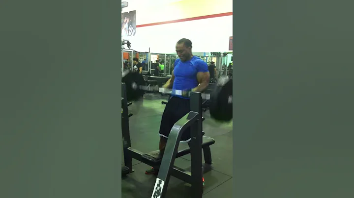 Calvin Reed curling 225 lbs 4 Reps. THE BCAA PROJECT