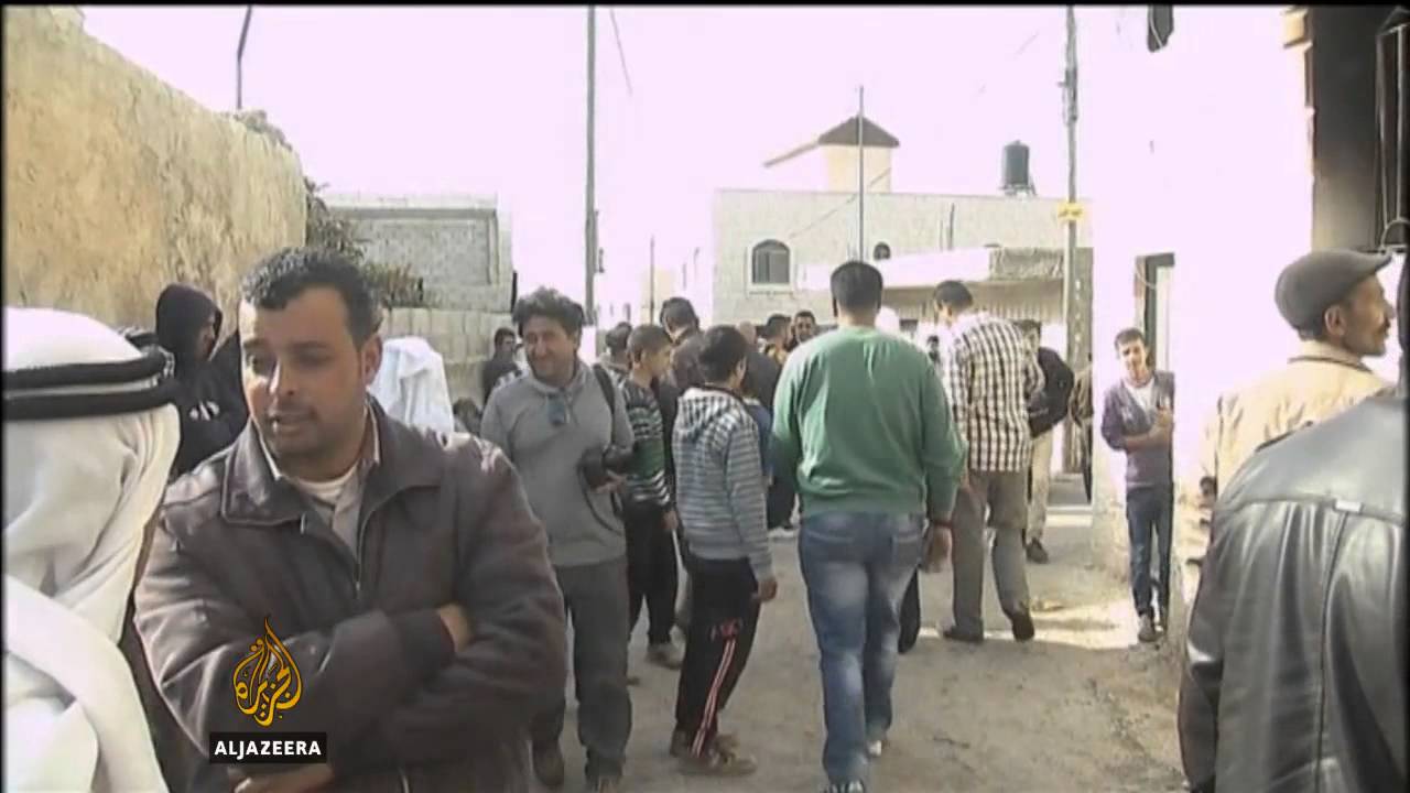 أضرم مستوطنون إسرائيليون النار في مسجد في رام الله