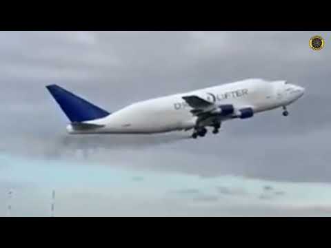 Atlas Air 747 Dreamlifter Taranto Italy loses Wheel on Take Off 11 Oct 2022