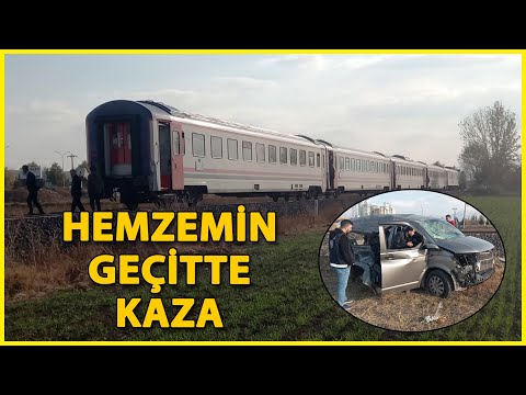 Afyon'da Tren, Hemzemin Geçitte Minibüse Çarptı