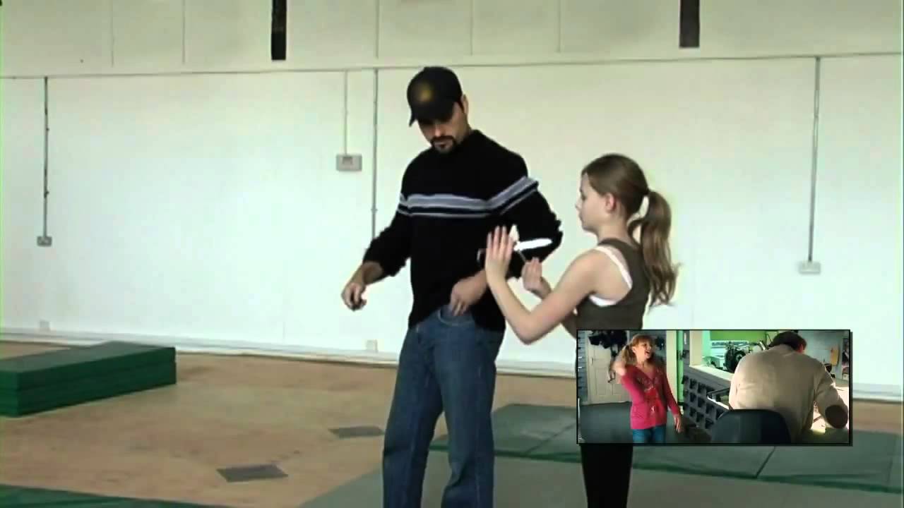 Chloe Moretz Knife lesson Kick ass behind the scenes