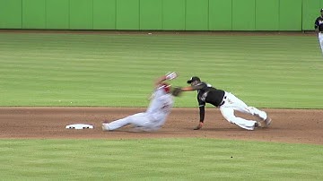 CIN@MIA: Reds challenge play, call confirmed in 9th