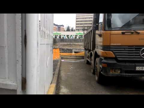 მეტროსადგურ \"უნივერსიტეტის\" მშენებლობა გარე ხედიდან