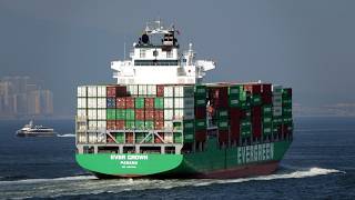 Container Ship《EVER CROWN》Passing the Tsing Ma Bridge in HK 20260810_C0010