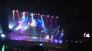 JKT48 - Pajama Drive (Shania,Sendy,Ayana ) Live In Concert Tennis Indoor Senayan