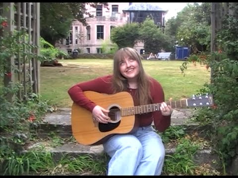 Nell Mescal — Carried Away (Acoustic)