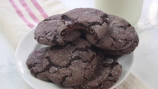 These chocolate fudge cake mix cookies are everything that is right in
the world. soft, sweet, so easy to make! recipe:
https://laurenslatest.com/double-choc...