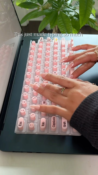 The perfect keyboard for the girlys 💗✨ #beautyhacks #gamergirl #nails
