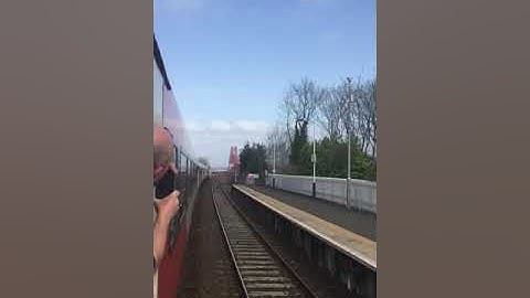 Window hanging over forth bridge on HST