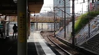 長い警笛吹鳴後、目の前で警笛を一声＆手上げ挨拶をしてくれました！。EF210 151号機牽引笠寺（新日鉄）発美濃赤坂（乙女坂）行5783レ金山4番線通過