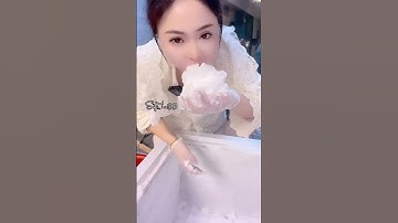 HANDFULL FR0ST 🥶 #iceeating #whiteice #freezerfrost