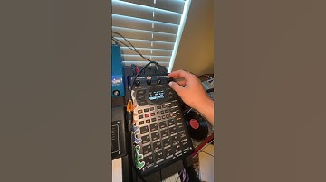 Quick loops 27 #sp404 #beats #shorts #music #livelooping @rolandglobal #synth #loop