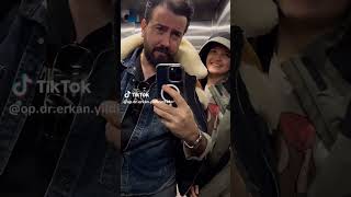 Tus Gestos Me Hacen Reír Doc. Erkan Yildirim.