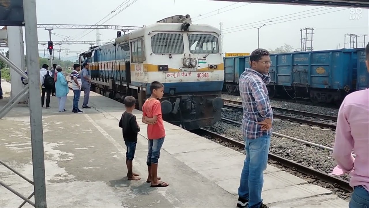 Electric To Diesel Loco Change Of Gomti Nagar Kamakhya Express😍🥰😘