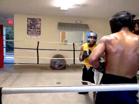 Prettyboy erick sanders sparring xavier II pt.1