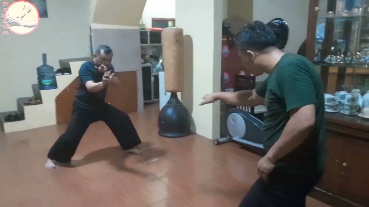 MAENPO BADEWA SAAT LATIHAN IBING CIANJURAN