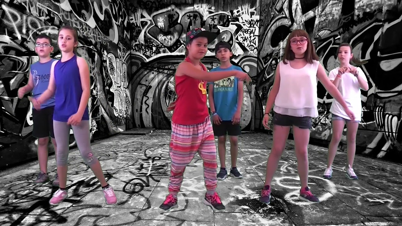 SE BUSCAN VALIENTES VIDEOCLIP MOSTRA 03