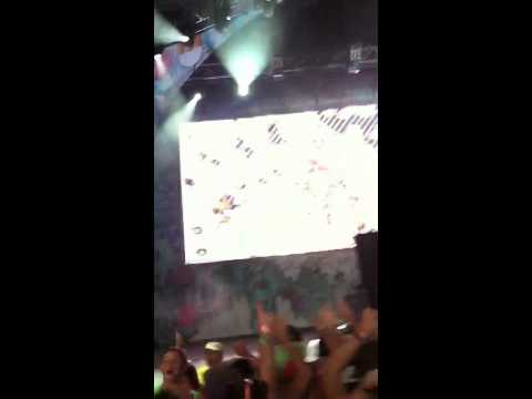 Avicii "Visa/Calvin Harris-Flashback (Avicii Bootleg)" Live @ Identity Festival 8/20/2011