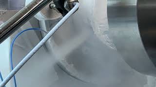 Hydrostatic thrust bearing in high speed test rig: Bearing inside leakage outlet