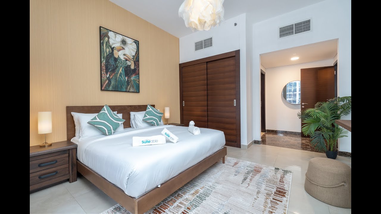 Spacious Apartment in Marina with Vibrant Pop Art Accents