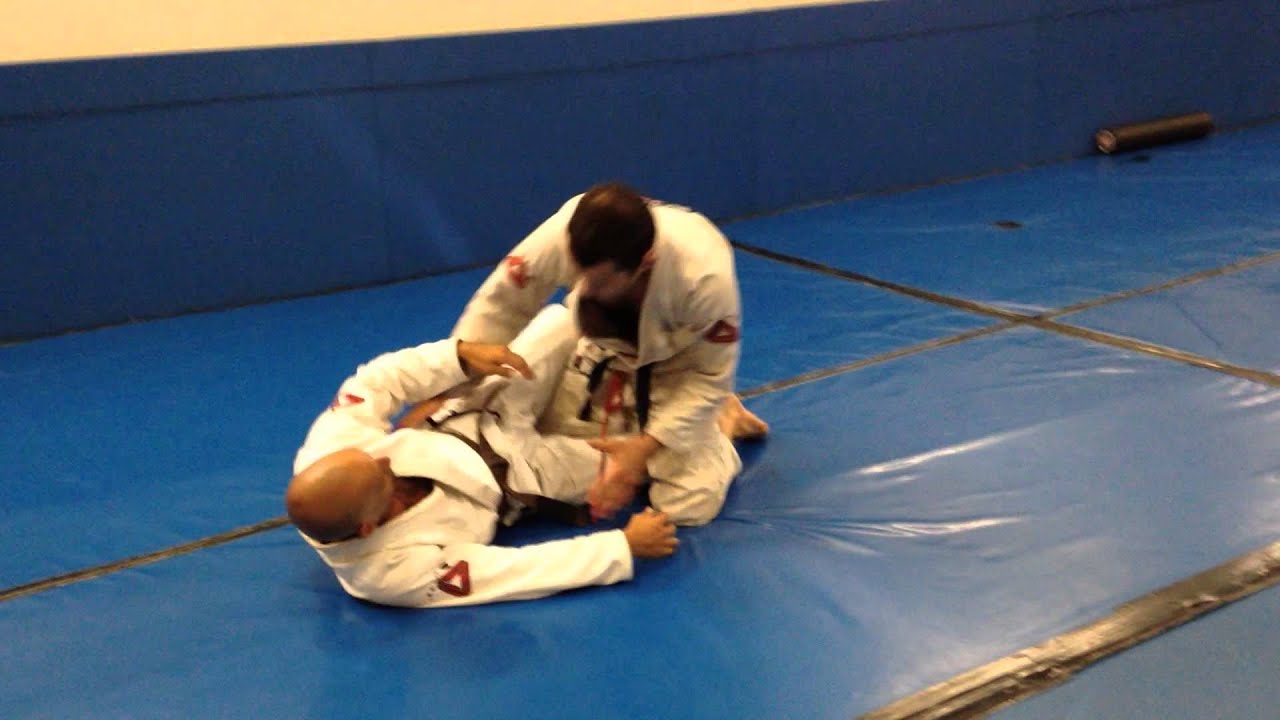 Maui jiu jitsuThe rolling back take setup. YouTube