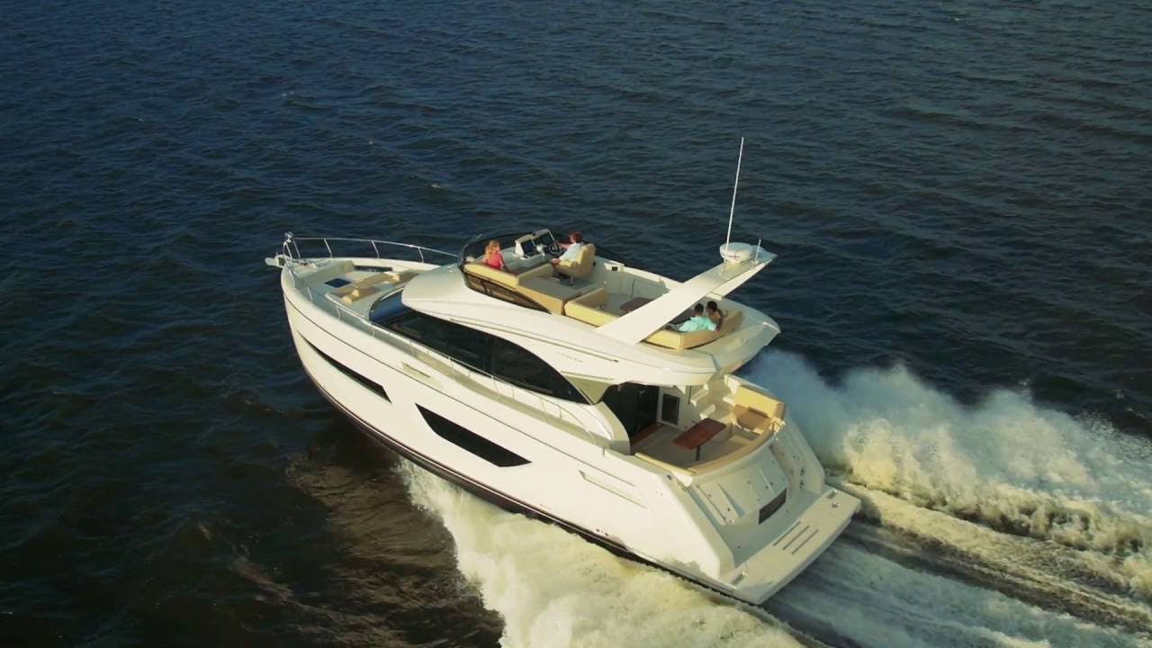 carver yachts c52 command bridge