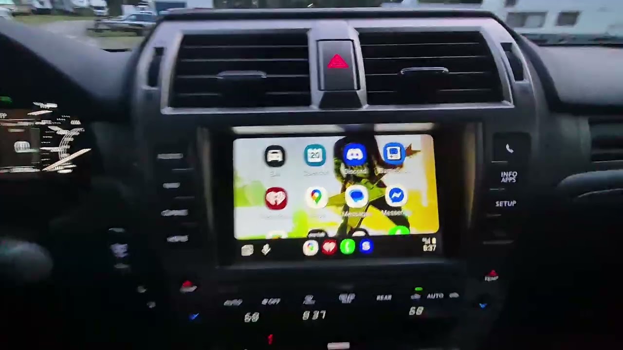 Lexus GX460 with Grom V2. Apple carplay and Android auto