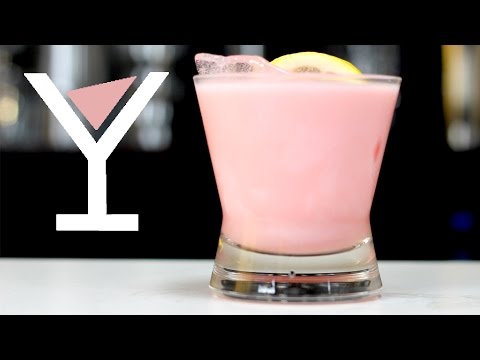 how-to-make-a-strawberry-cheesecake-cocktail?