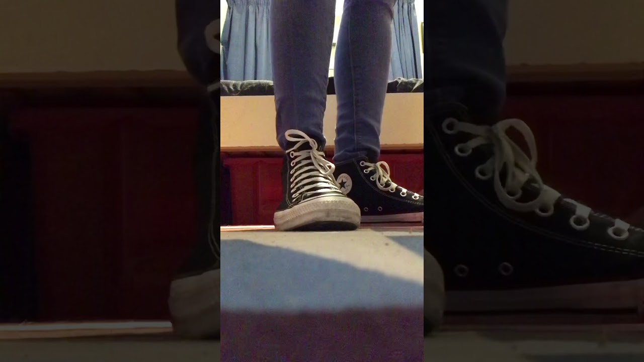 Converse and super skinny jeans tucked in