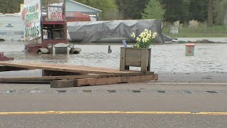 Flood waters slowly recede near Corvallis, HWY 34 closed second straight day