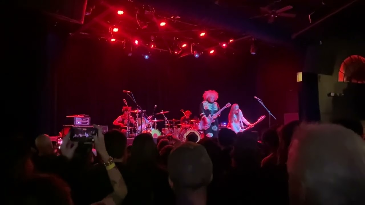 Melvins - The Bloated Pope (Fete Music Hall, Providence, Rhode Island, September 29, 2025)