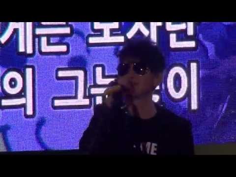 Lee Seung Hwan(이승환) - 세상에 뿌려진 사랑만큼 Live at 5월민주주의시민축제'그대에게' 20150517