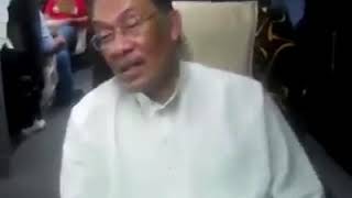 Viral Anwar Ibrahim nyanyi lagu sedih