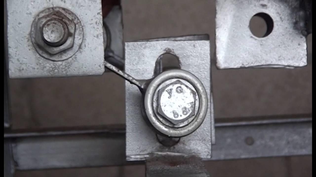 مشروع تصميم وتصنيع ماكينة لتقشير وتقطيع حبات الفستق