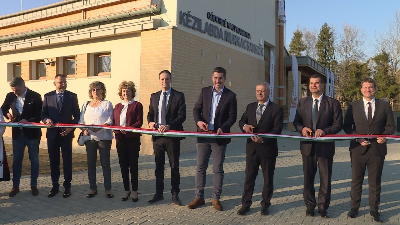 Kézilabda munkacsarnokot avattak Lentiben • 2022