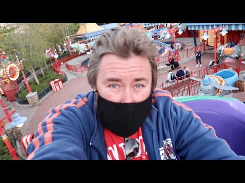 Christmas Day 2020 at Walt Disney World Magic Kingdom Was Amazing - Short Wait Times & Cold Weather