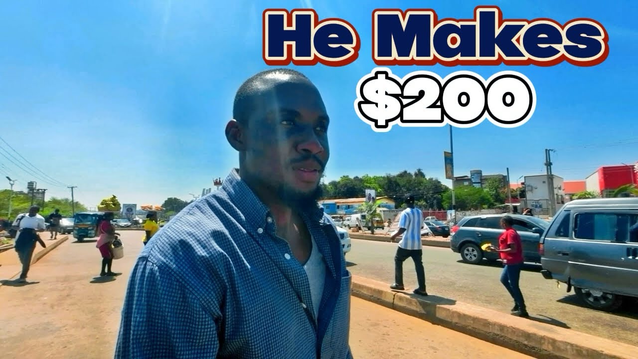 Этот нигериец зарабатывает деньги, продавая фруктовые салаты в Нигерии.