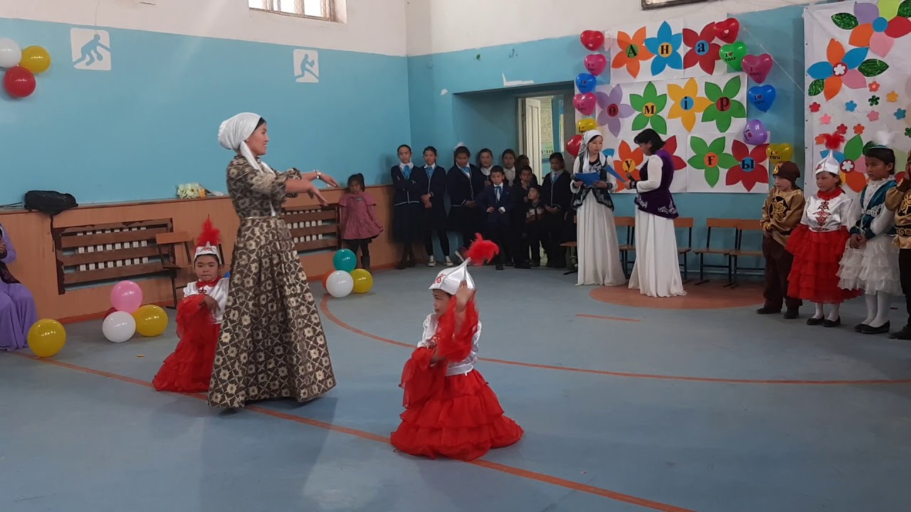 Жеңге мен қайынсіңлі биі.Жеңге Хидирова Мөлдір.Қайынсілілері Айназым мен Айсезім