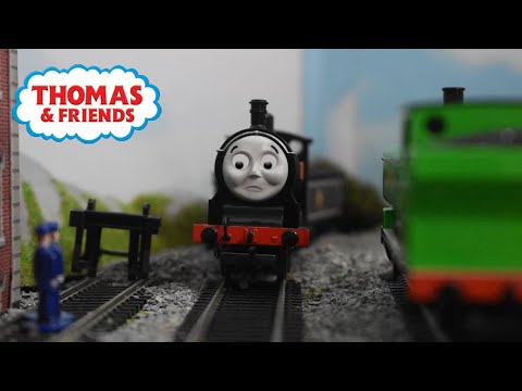 Donald's in trouble! - Twin Trouble - Bachmann Scene Remake