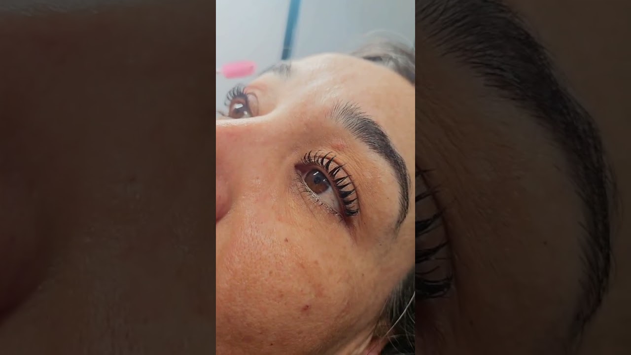 Lash Design em Ipiranga - SP: realce sua beleza no Salão Mary Bessa com Stephanie Polioni