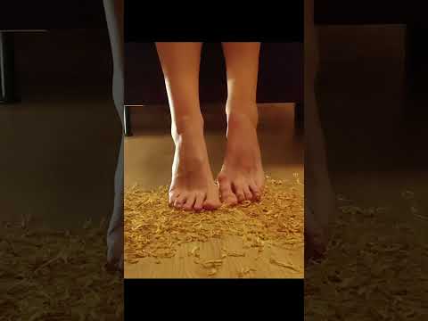 Хрум-хрум ножками хрум-хрум) Следуйте за Fetish Magic. Творческий подход к футфетишу ;)